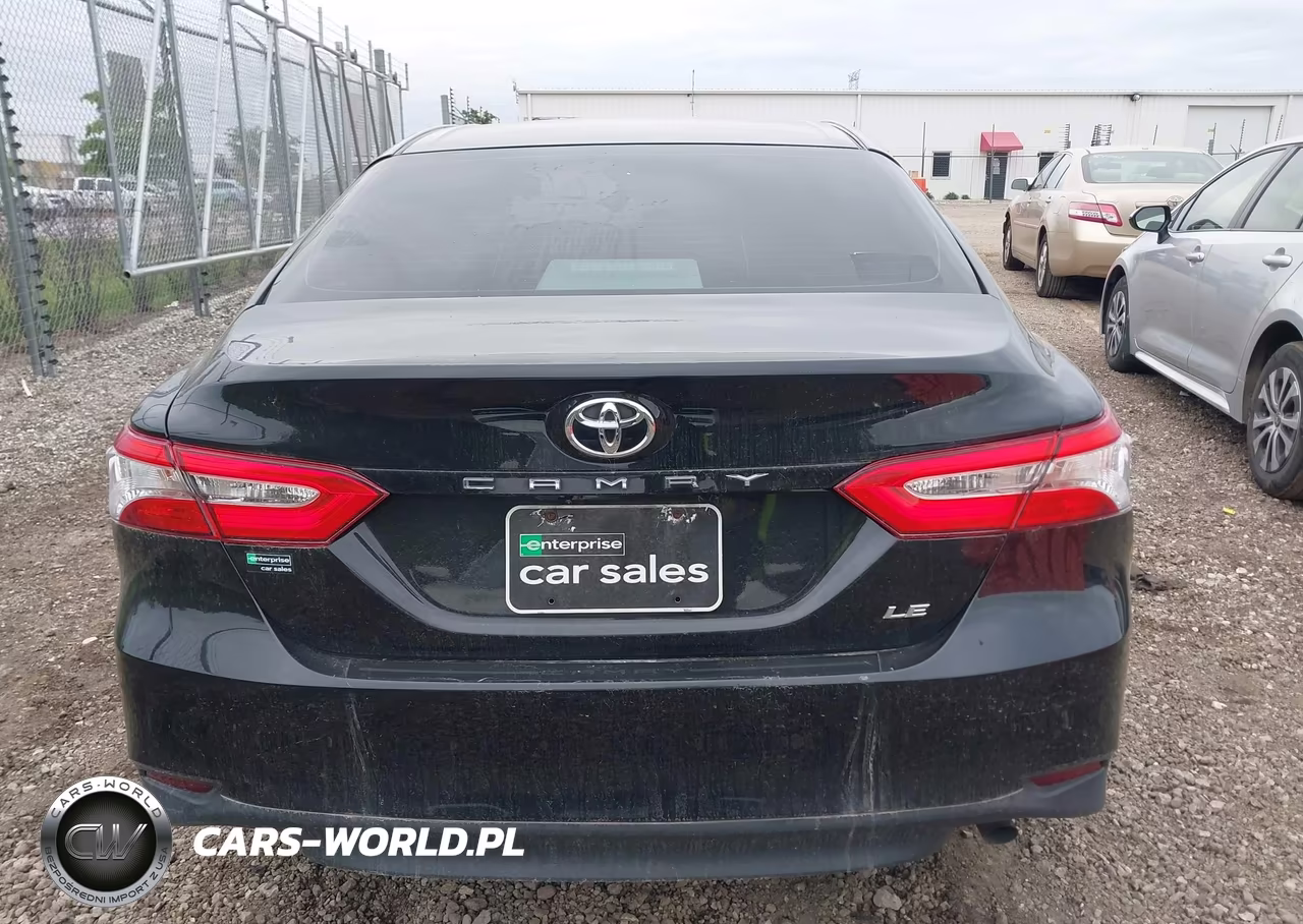 2018 Toyota Camry Le VIN:4T1B11HK8JU095351 - 16