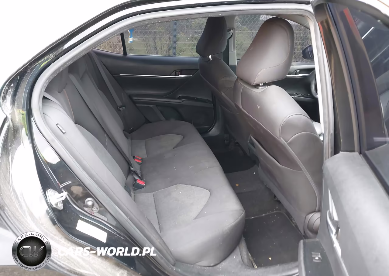 2018 Toyota Camry Le VIN:4T1B11HK8JU095351 - 8