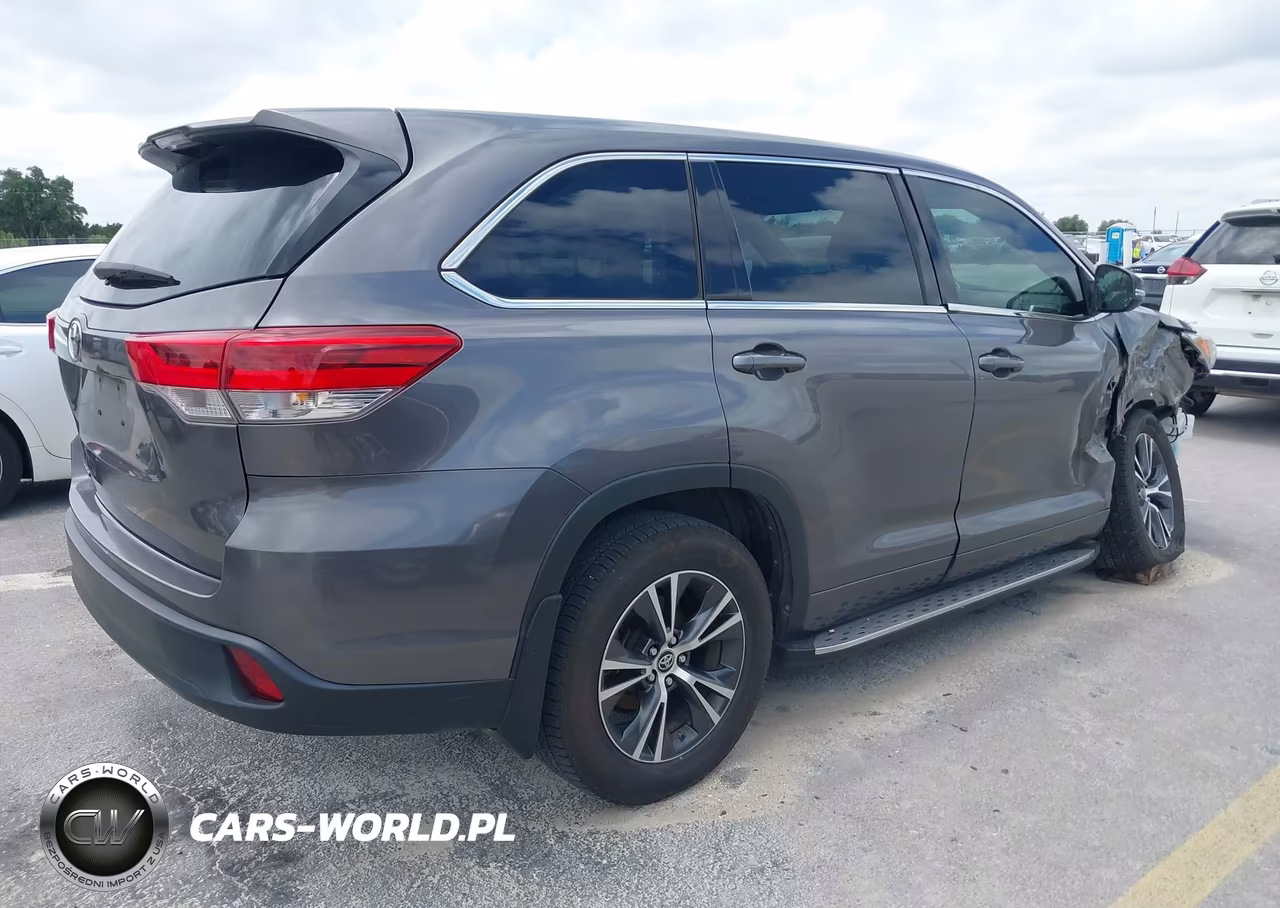 2017 Toyota Highlander Le VIN:5TDZZRFH3HS205898 - 4
