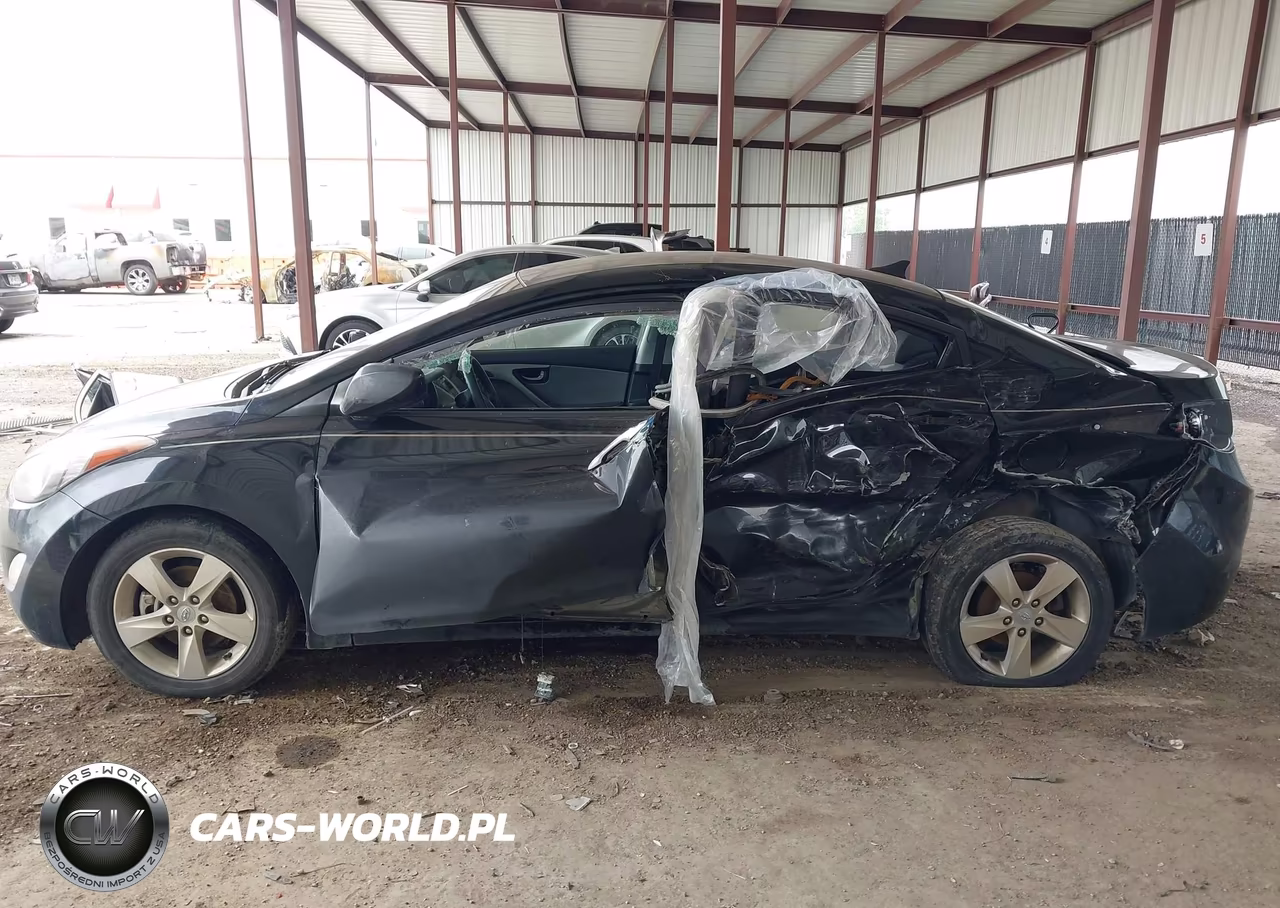 2013 Hyundai Elantra Gls VIN:5NPDH4AE4DH151590 - 14