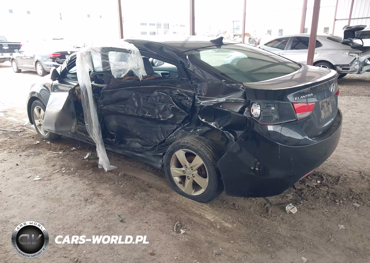 2013 Hyundai Elantra Gls VIN:5NPDH4AE4DH151590 - 3