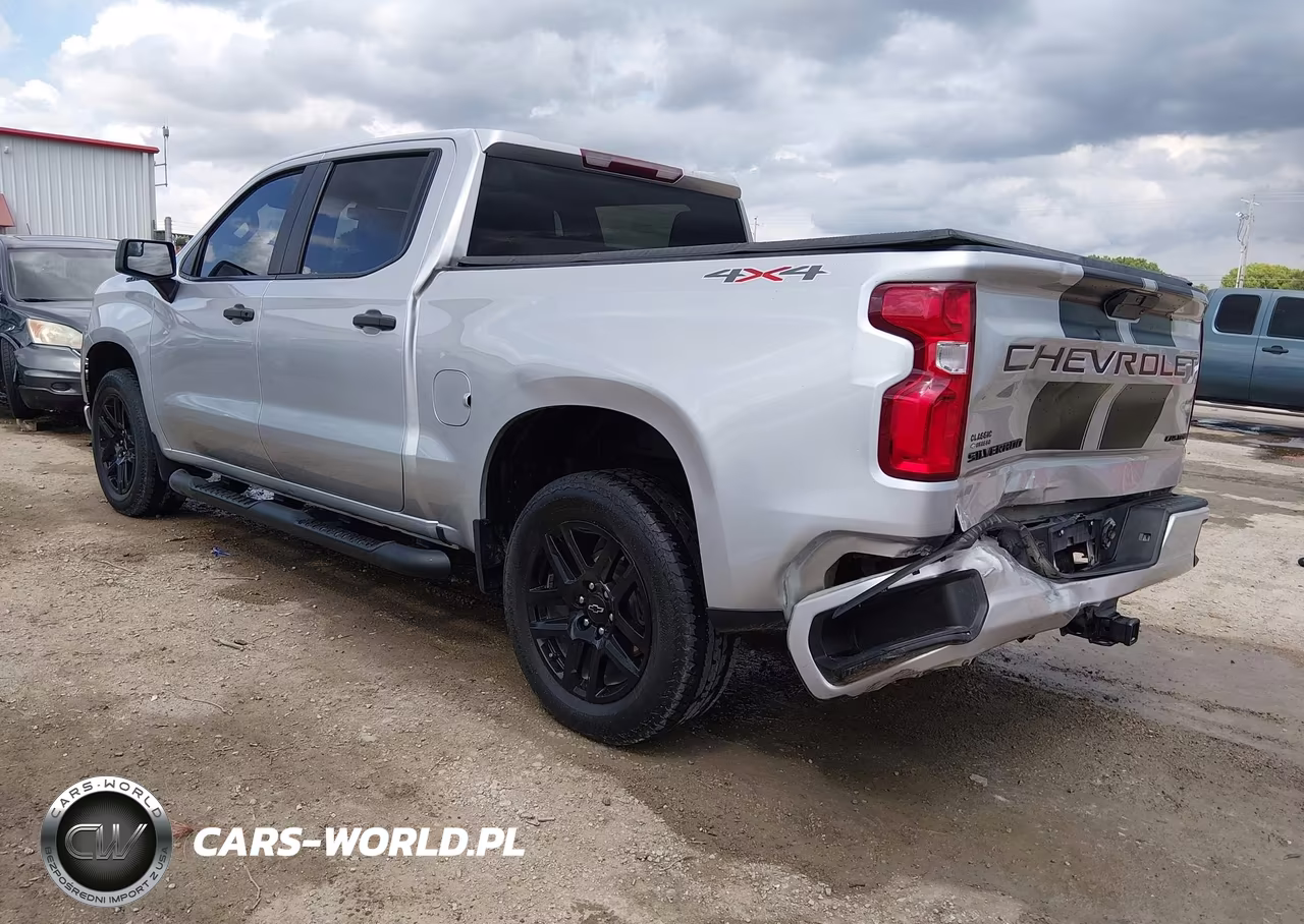 2021 Chevrolet Silverado 1500 4Wd Short Bed Custom VIN:1GCPYBEK2MZ253190 - 3