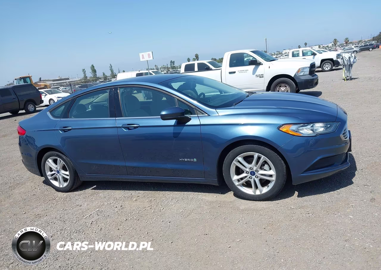2018 Ford Fusion Hybrid S VIN:3FA6P0UU4JR212748 - 14