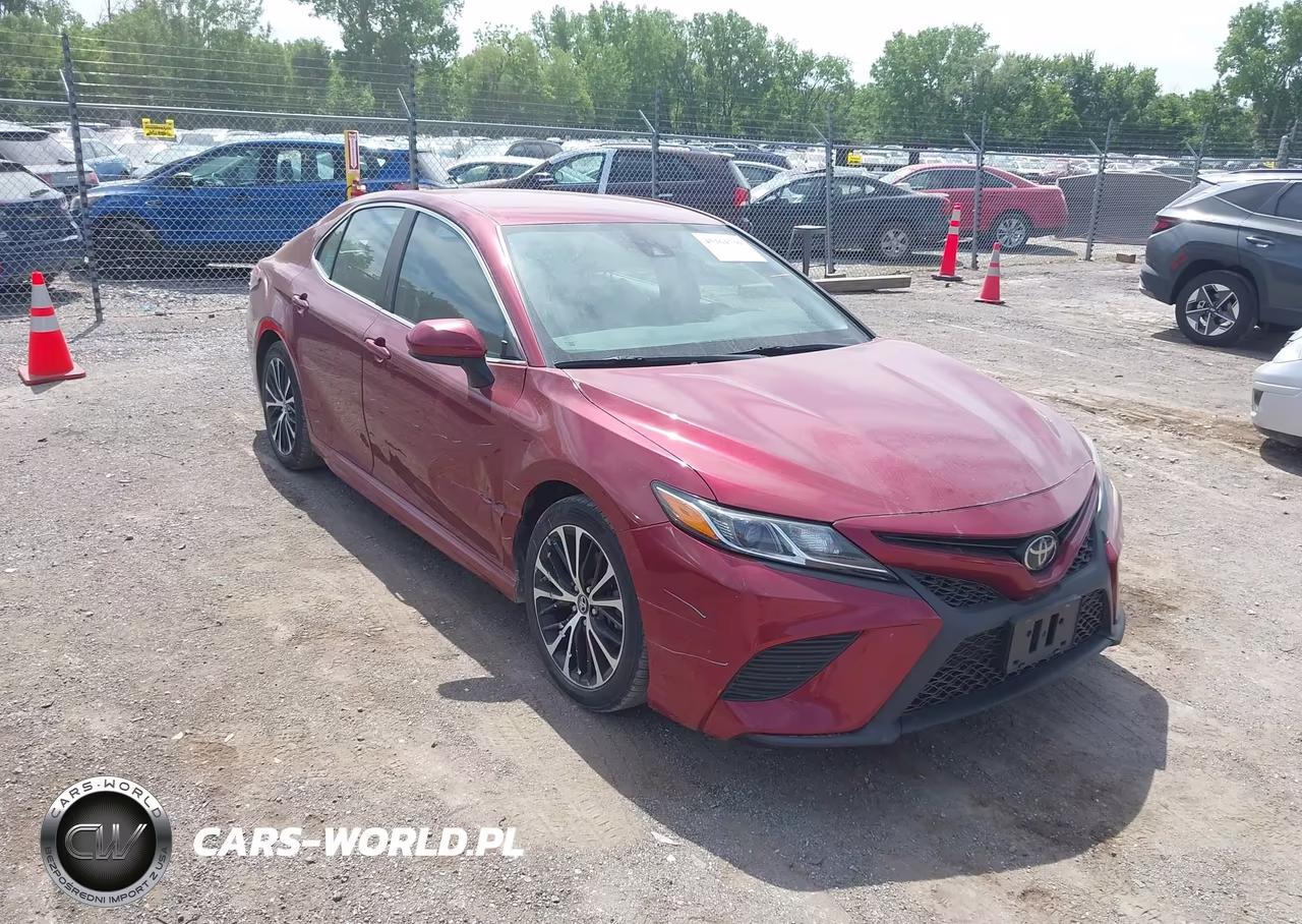 2018 Toyota Camry Se – zdjęcie 1 z 21
