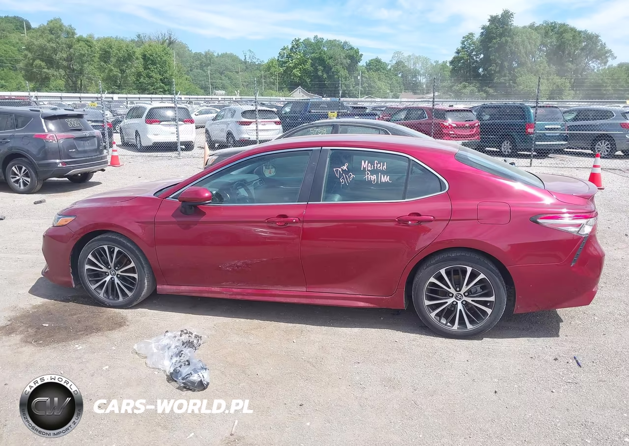 2018 Toyota Camry Se VIN:4T1B11HK6JU642617 - 14