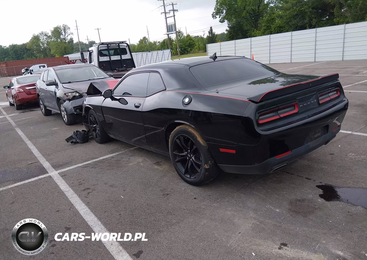 2018 Dodge Challenger Sxt Plus VIN:2C3CDZAG5JH161396 - 3