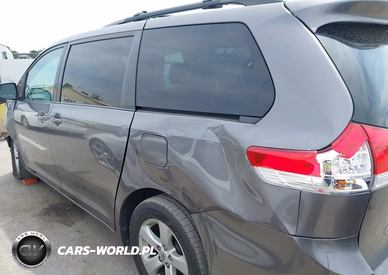 2011 Toyota Sienna Le V6 VIN:5TDKK3DC5BS100961 - 15