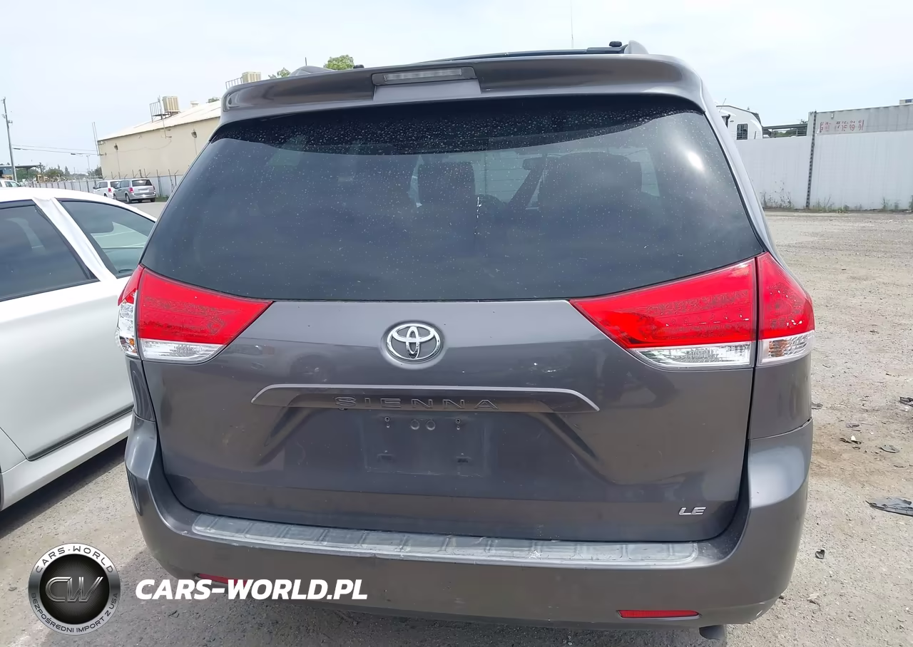2011 Toyota Sienna Le V6 VIN:5TDKK3DC5BS100961 - 17