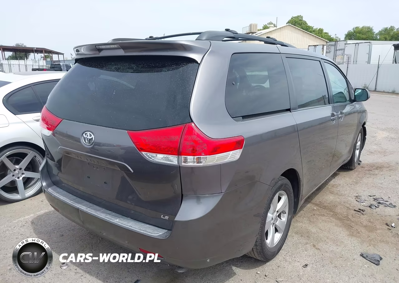 2011 Toyota Sienna Le V6 VIN:5TDKK3DC5BS100961 - 4