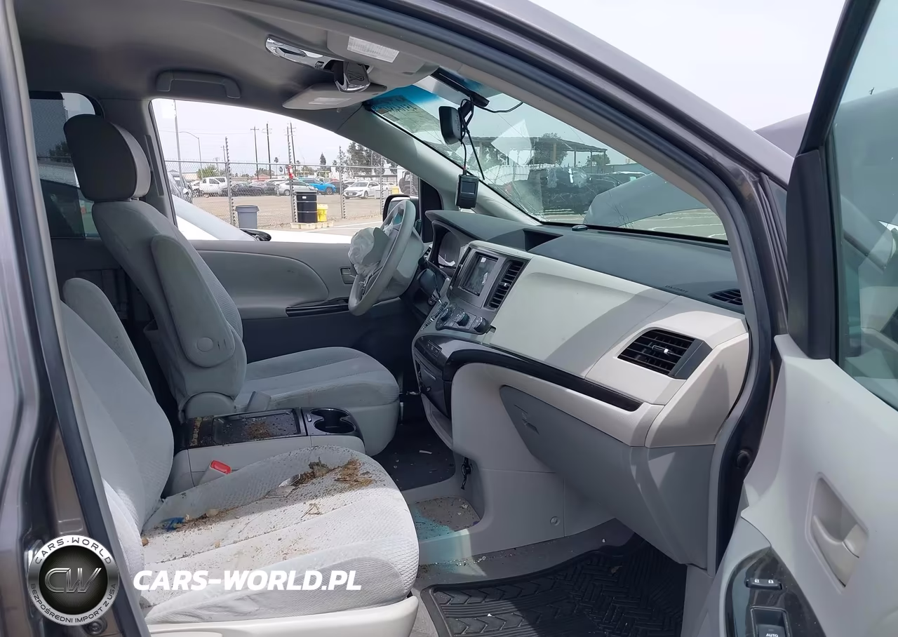 2011 Toyota Sienna Le V6 VIN:5TDKK3DC5BS100961 - 5
