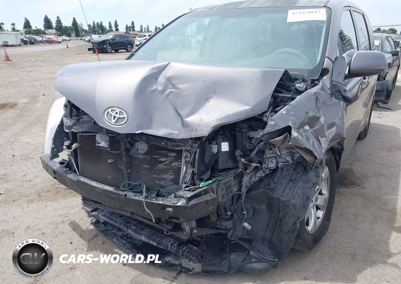 2011 Toyota Sienna Le V6 VIN:5TDKK3DC5BS100961 - 6