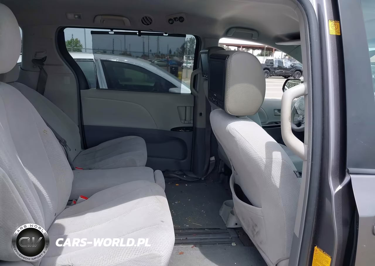 2011 Toyota Sienna Le V6 VIN:5TDKK3DC5BS100961 - 8