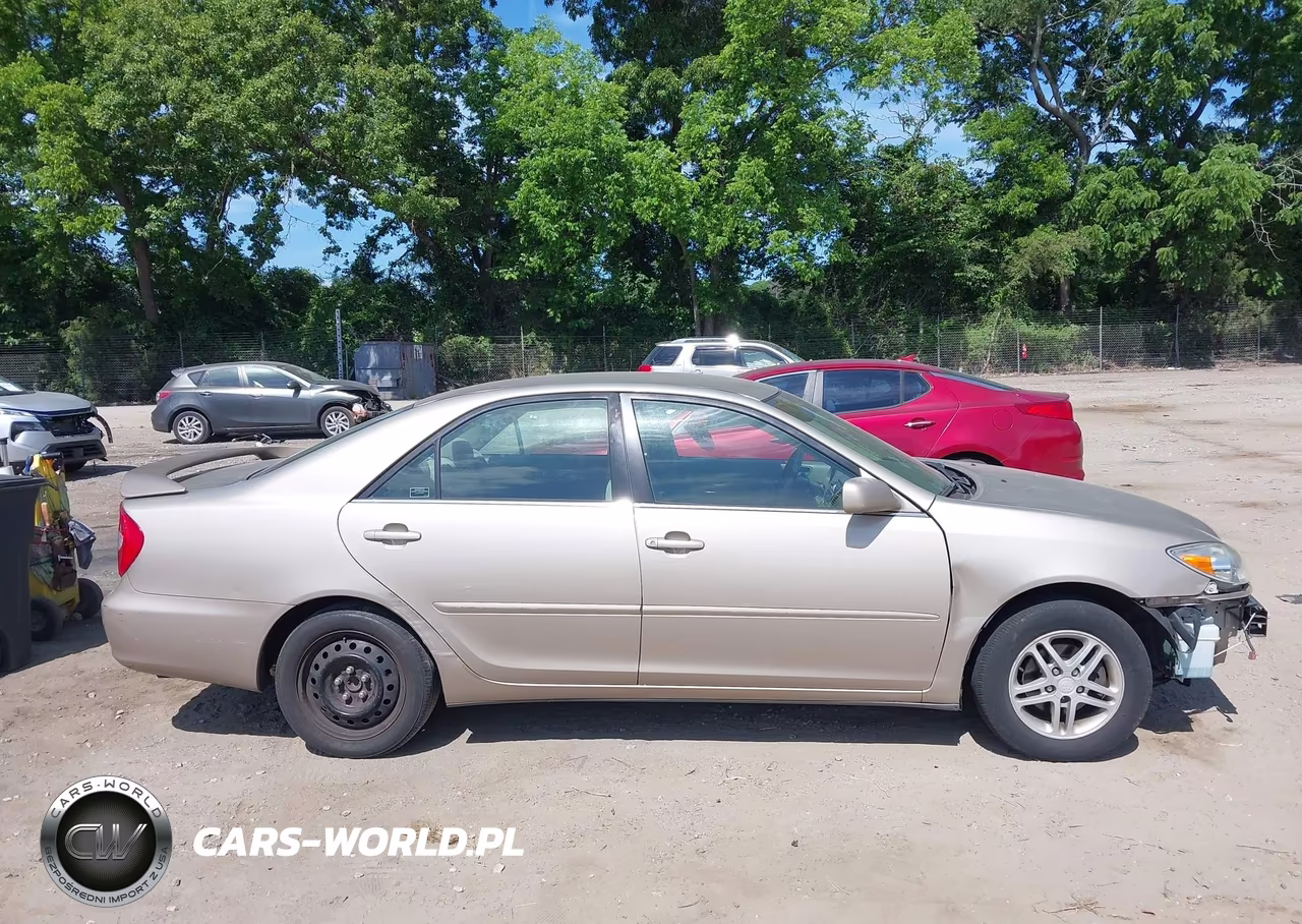 2004 Toyota Camry Le VIN:4T1BE32K74U829832 - 13