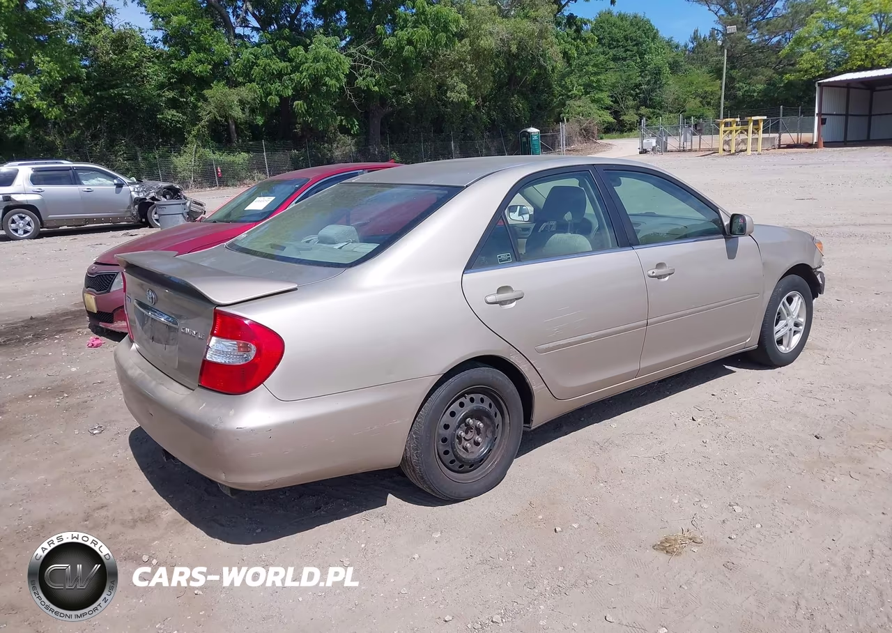 2004 Toyota Camry Le VIN:4T1BE32K74U829832 - 4