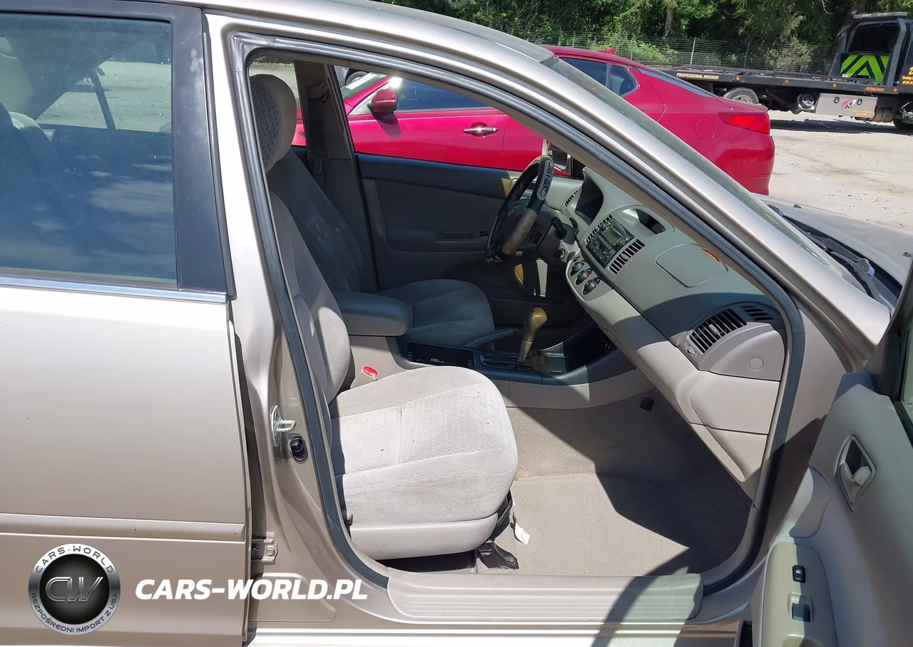 2004 Toyota Camry Le VIN:4T1BE32K74U829832 - 5