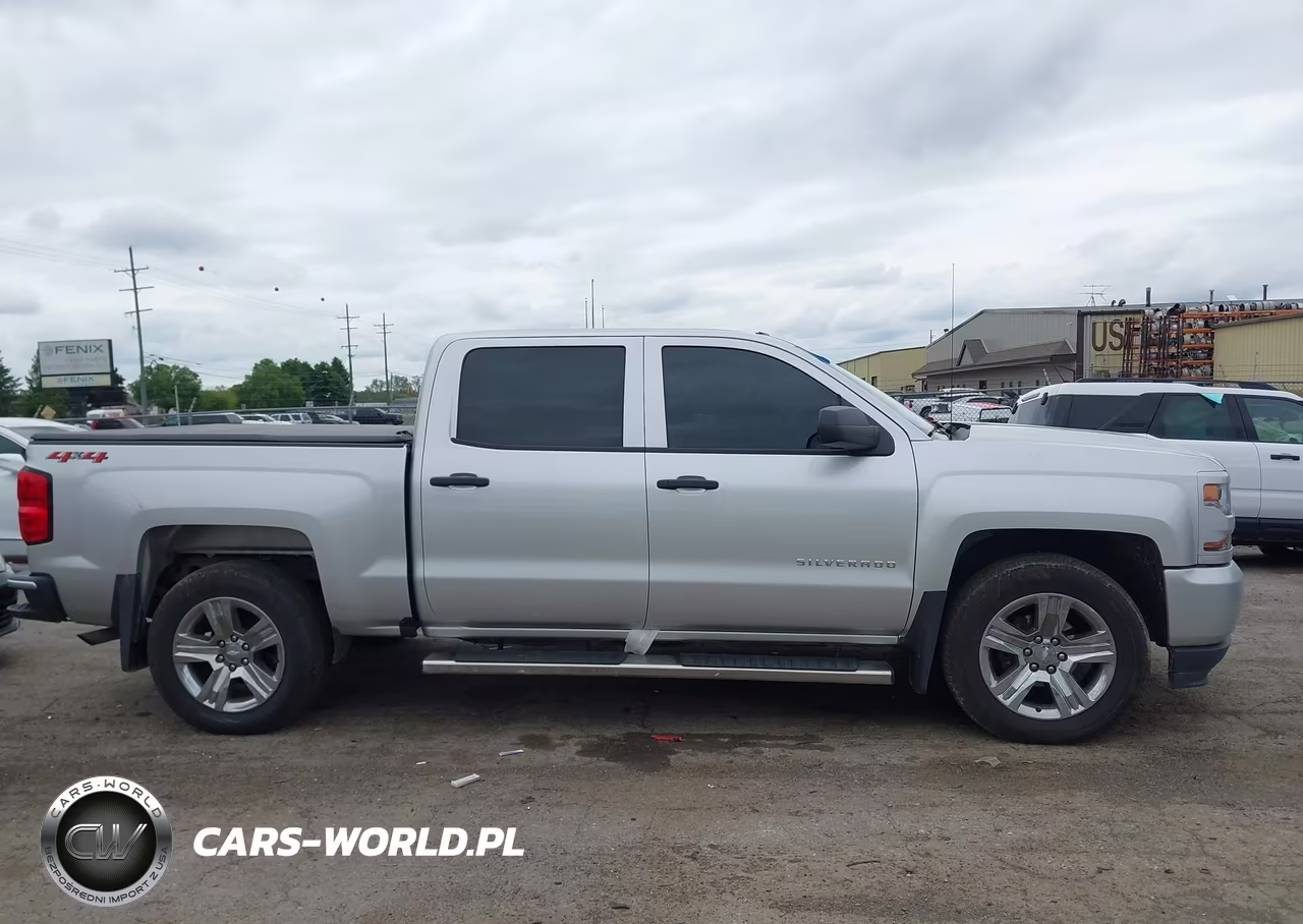 2018 Chevrolet Silverado 1500 Custom VIN:3GCUKPEC9JG505877 - 13