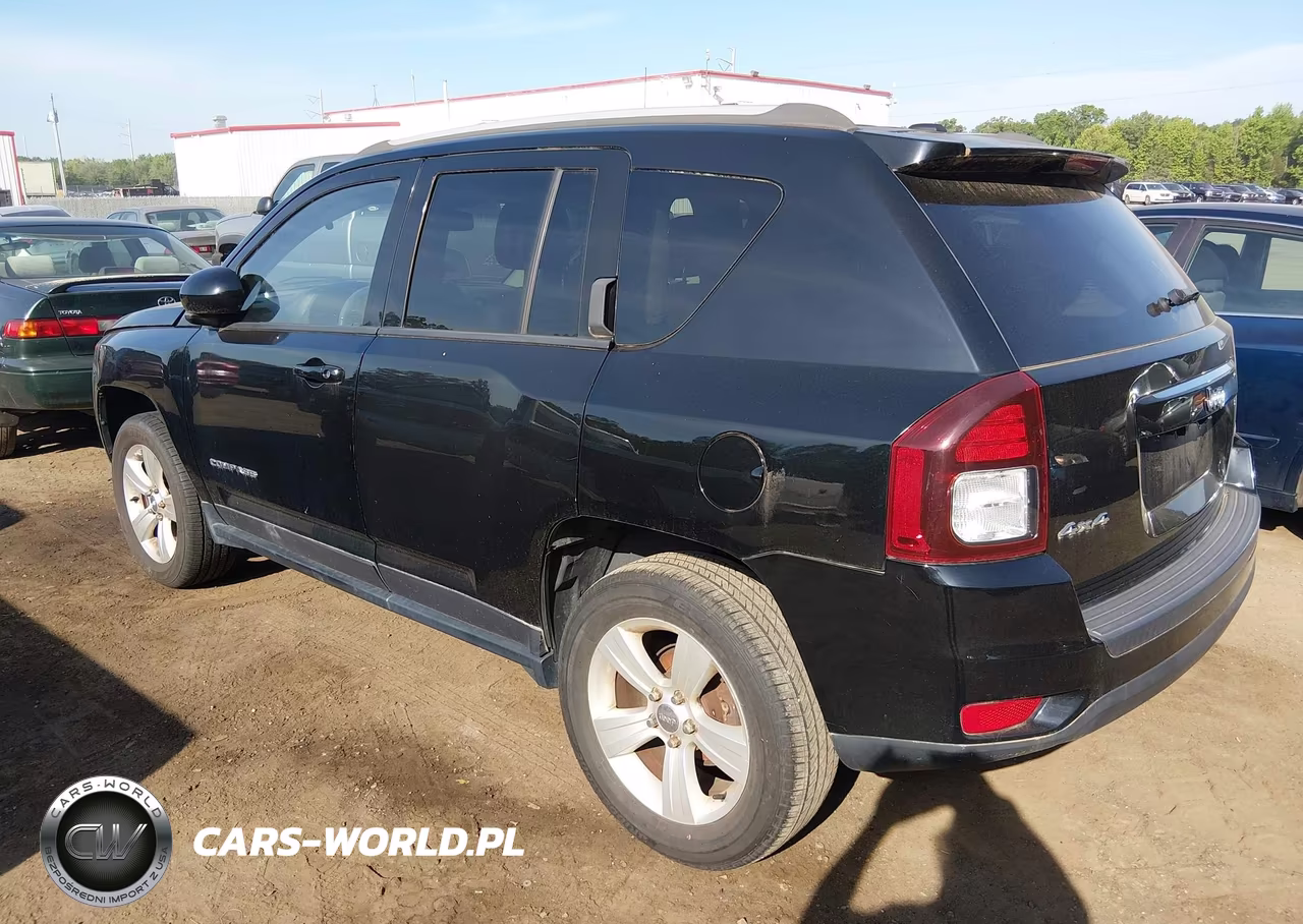 2016 Jeep Compass Latitude VIN:1C4NJDEB0GD759383 - 3