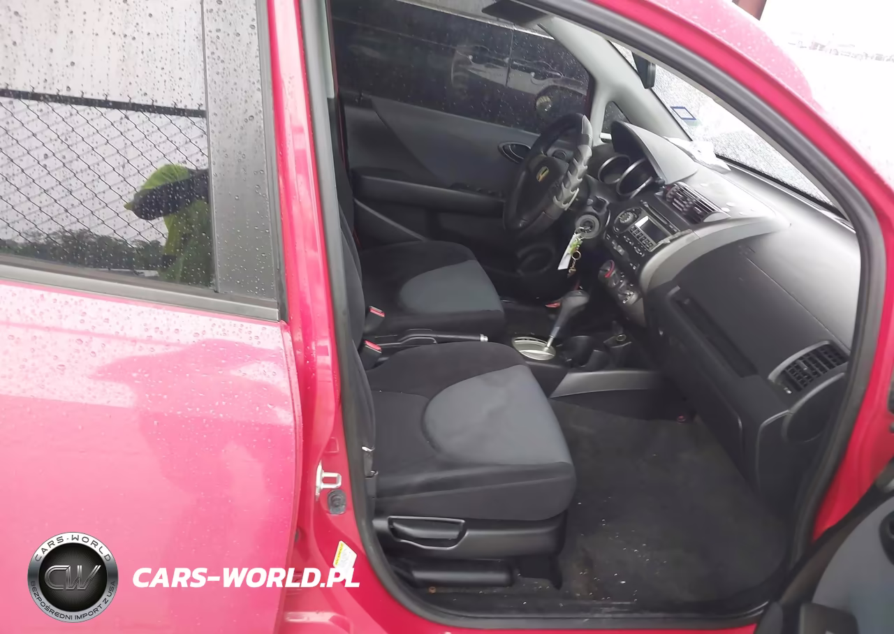2007 Honda Fit Sport VIN:JHMGD38667S048564 - 5