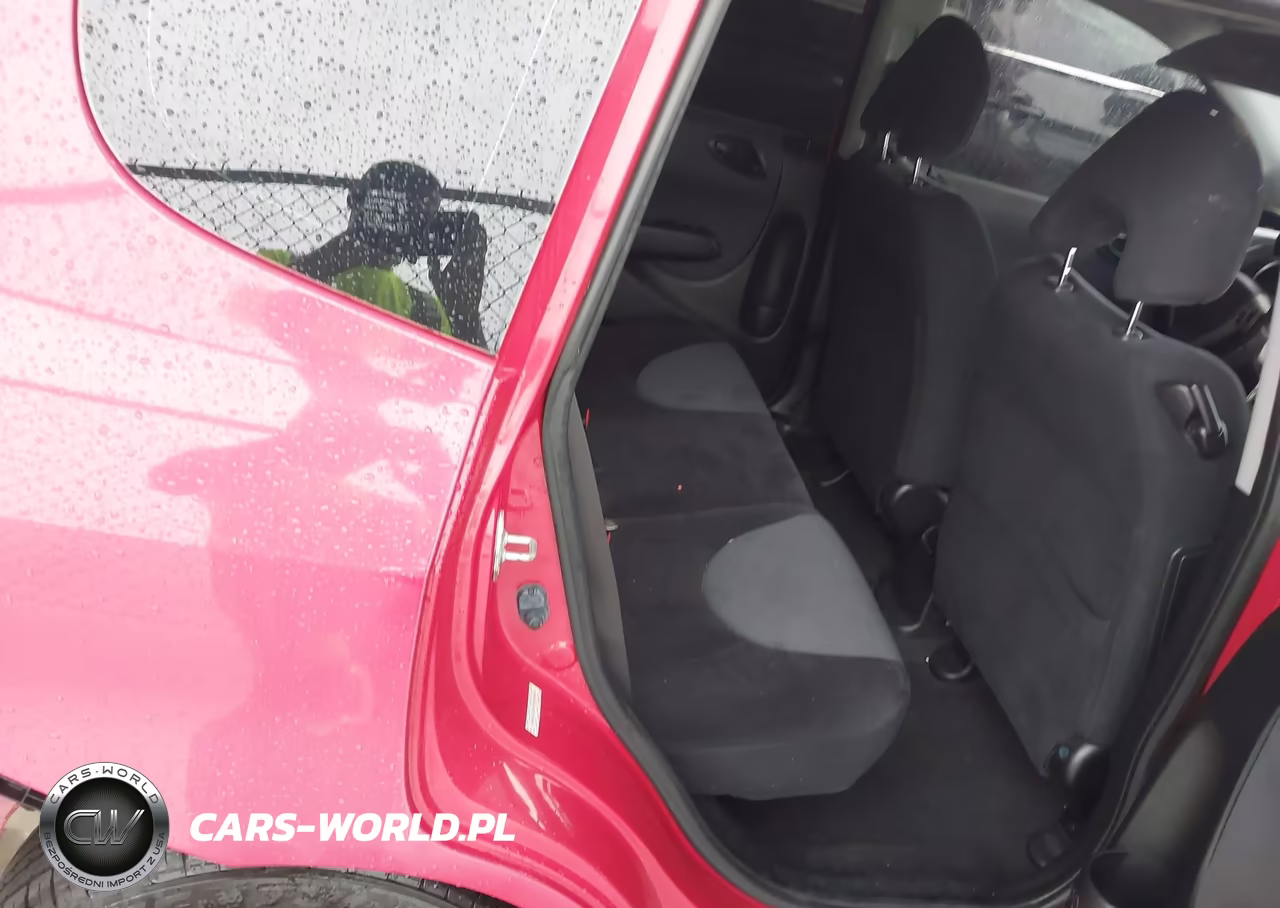 2007 Honda Fit Sport VIN:JHMGD38667S048564 - 8