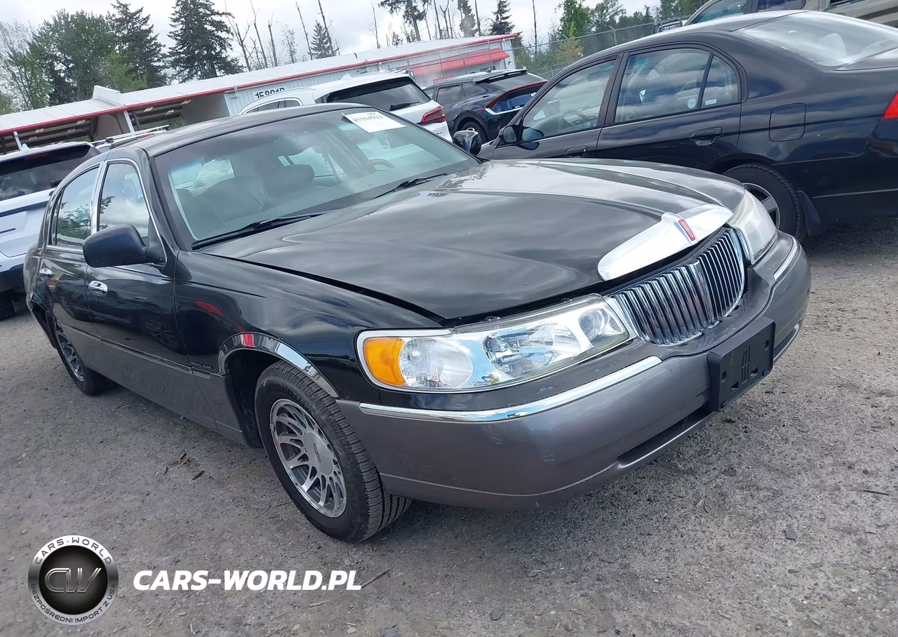 2001 Lincoln Town Car Signature