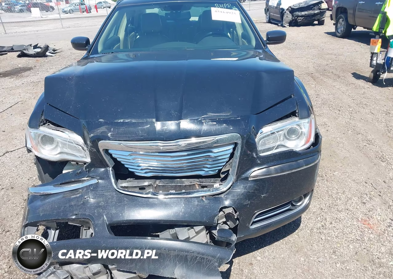 2013 Chrysler 300 Motown VIN:2C3CCAAG2DH527887 - 13