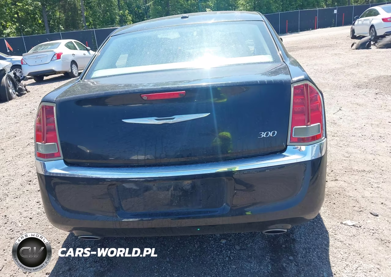 2013 Chrysler 300 Motown VIN:2C3CCAAG2DH527887 - 17