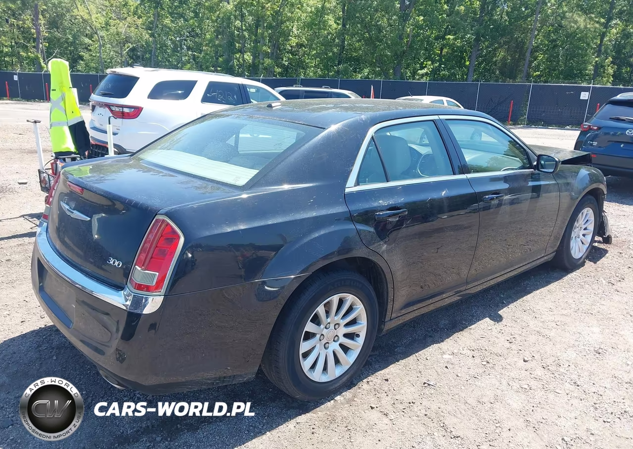 2013 Chrysler 300 Motown VIN:2C3CCAAG2DH527887 - 4