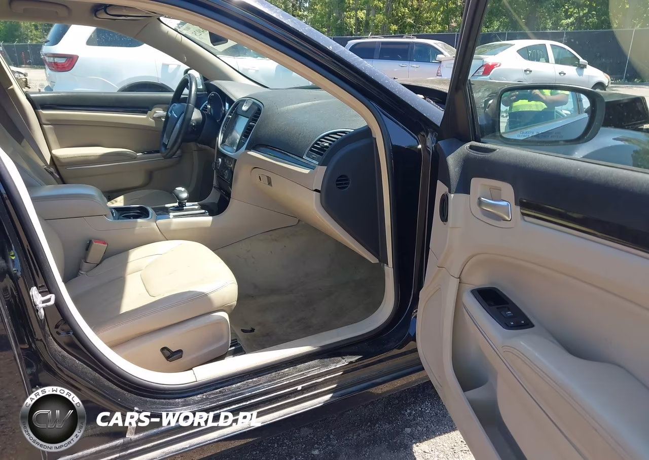 2013 Chrysler 300 Motown VIN:2C3CCAAG2DH527887 - 5