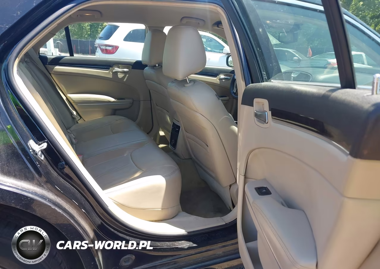 2013 Chrysler 300 Motown VIN:2C3CCAAG2DH527887 - 8