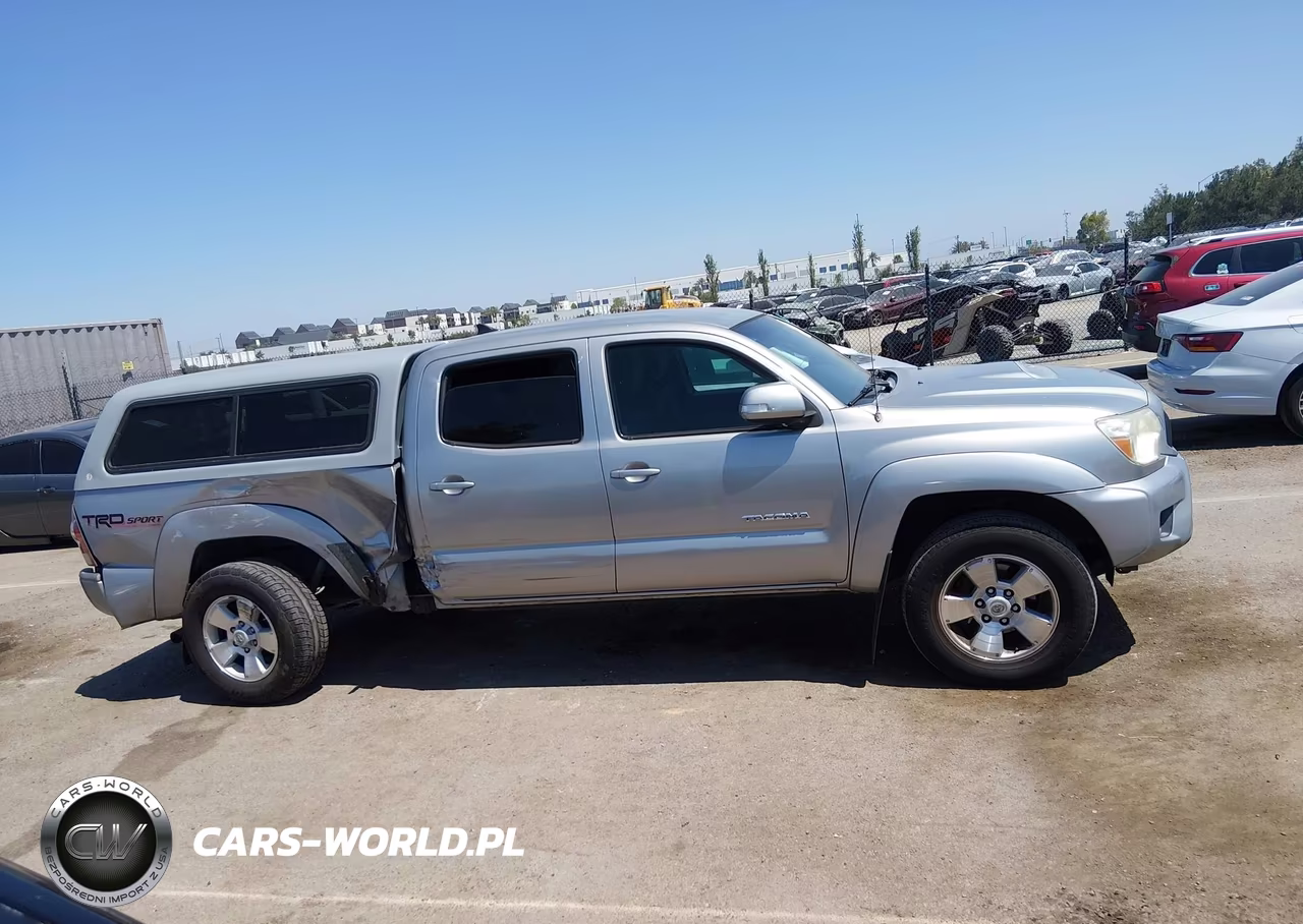 2015 Toyota Tacoma Prerunner V6 VIN:3TMKU4HN3FM045458 - 13