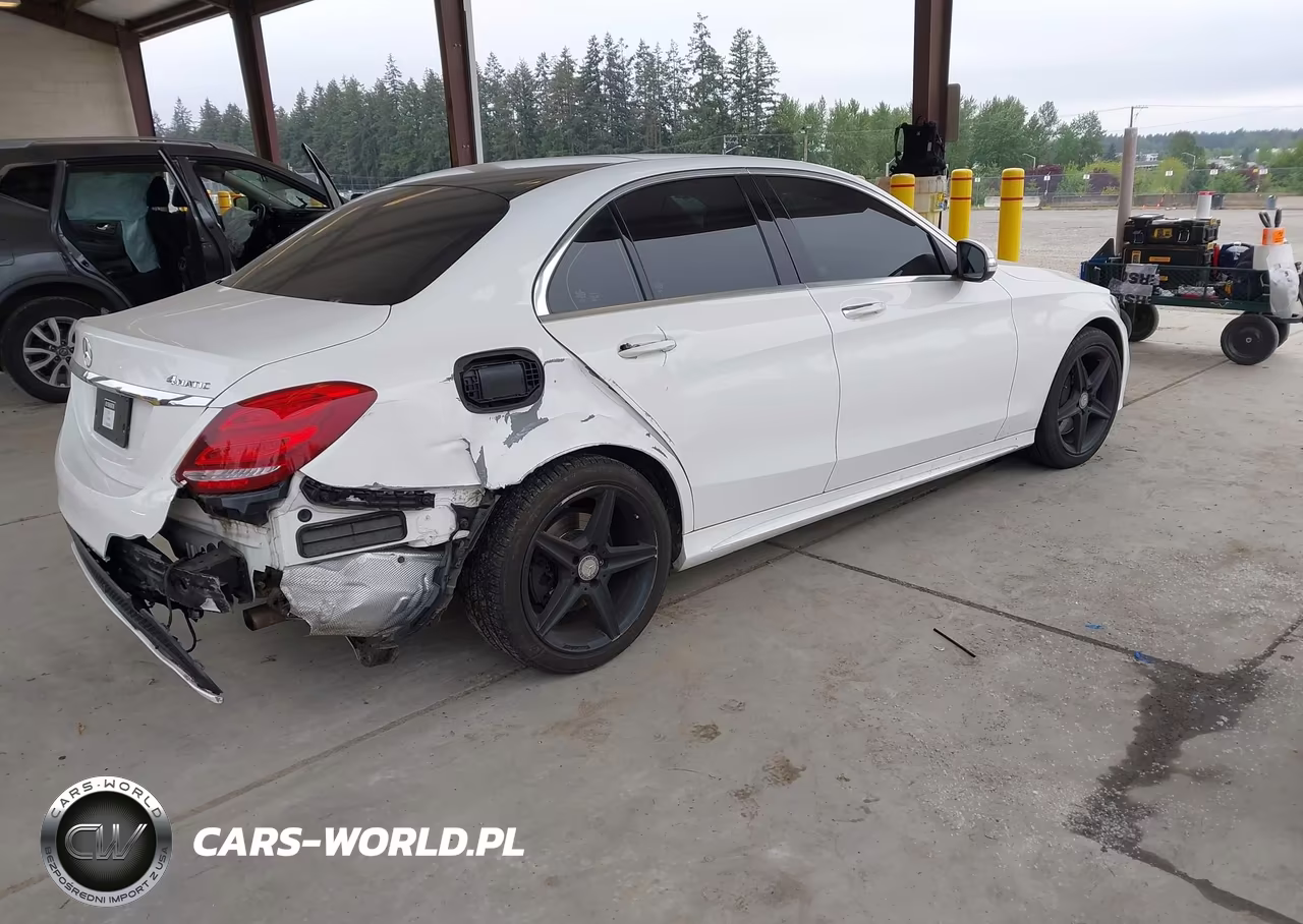 2015 Mercedes-Benz C 300 4Matic-Luxury 4Matic-Sport 4Matic VIN:55SWF4KB1FU068914 - 4