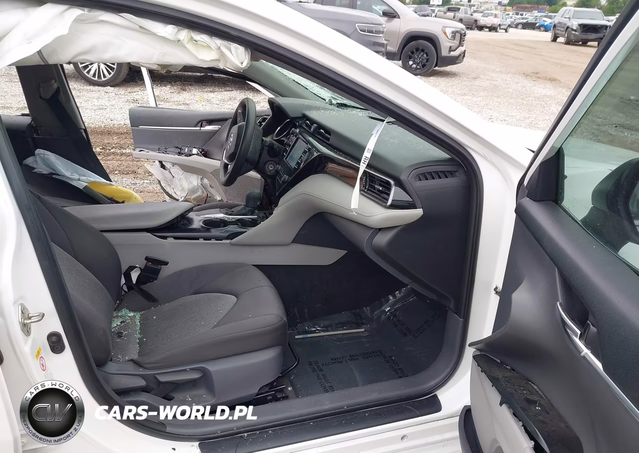 2019 Toyota Camry Le VIN:4T1B11HKXKU184503 - 5