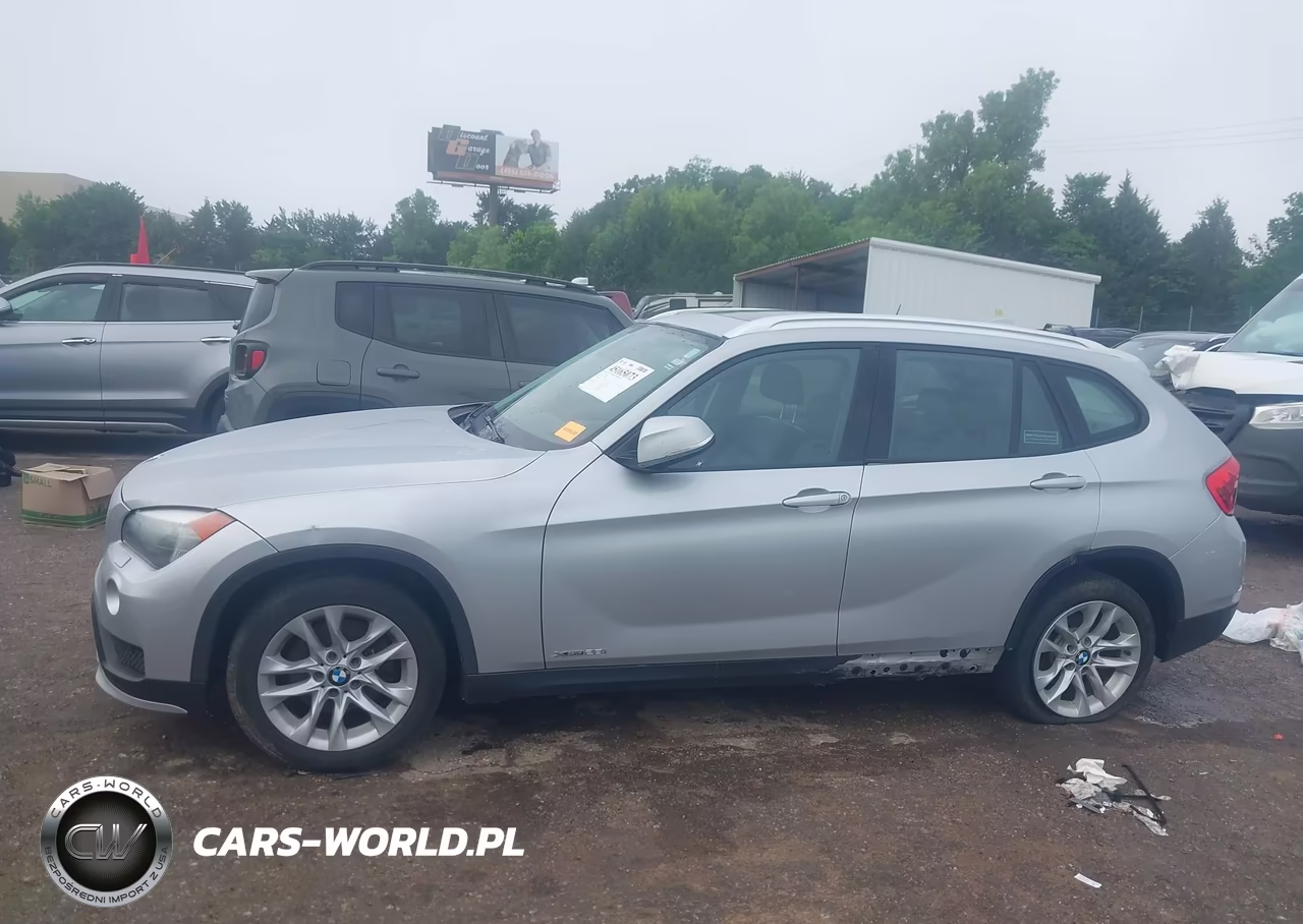 2015 BMW X1 xDrive28I VIN:WBAVL1C55FVY24630 - 14