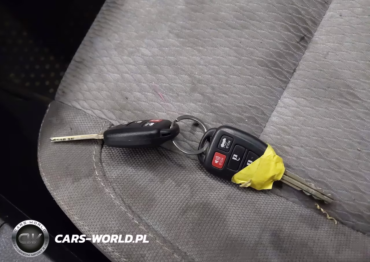 2016 Toyota Corolla Le VIN:2T1BURHEXGC700383 - 11