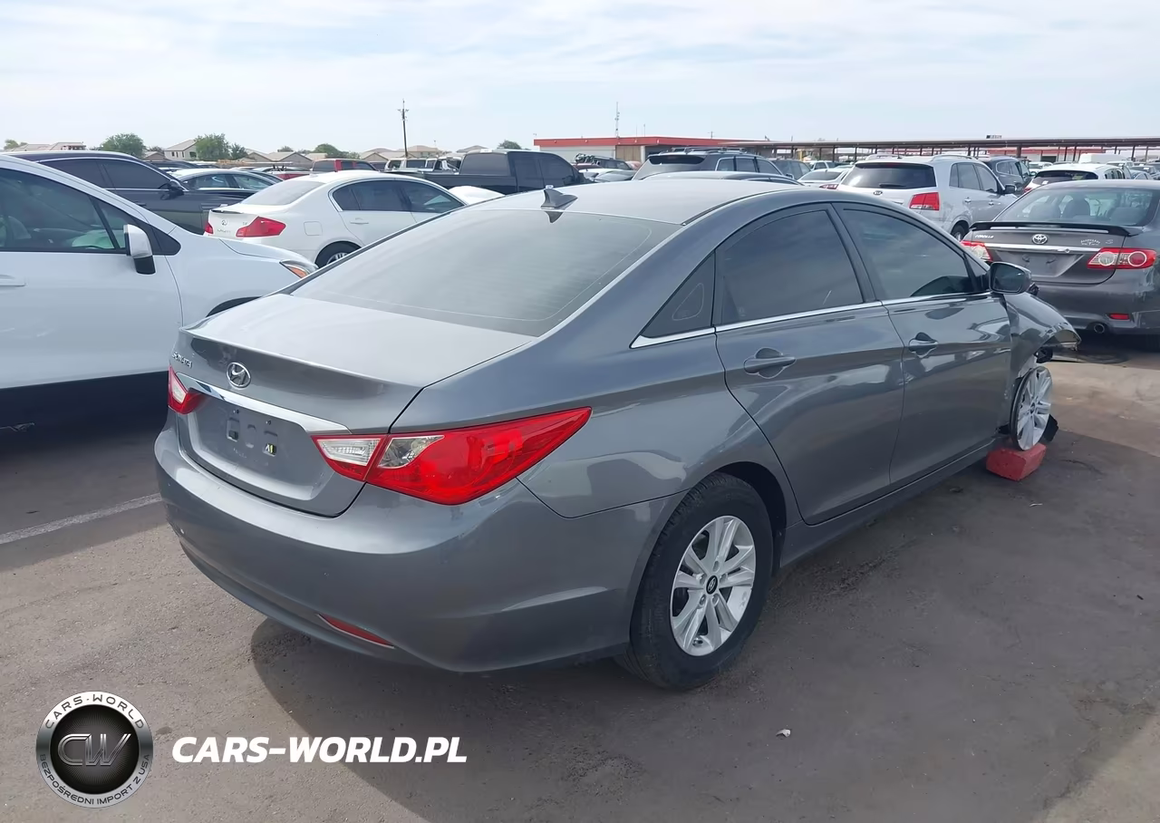 2012 Hyundai Sonata Gls VIN:5NPEB4AC4CH309624 - 4