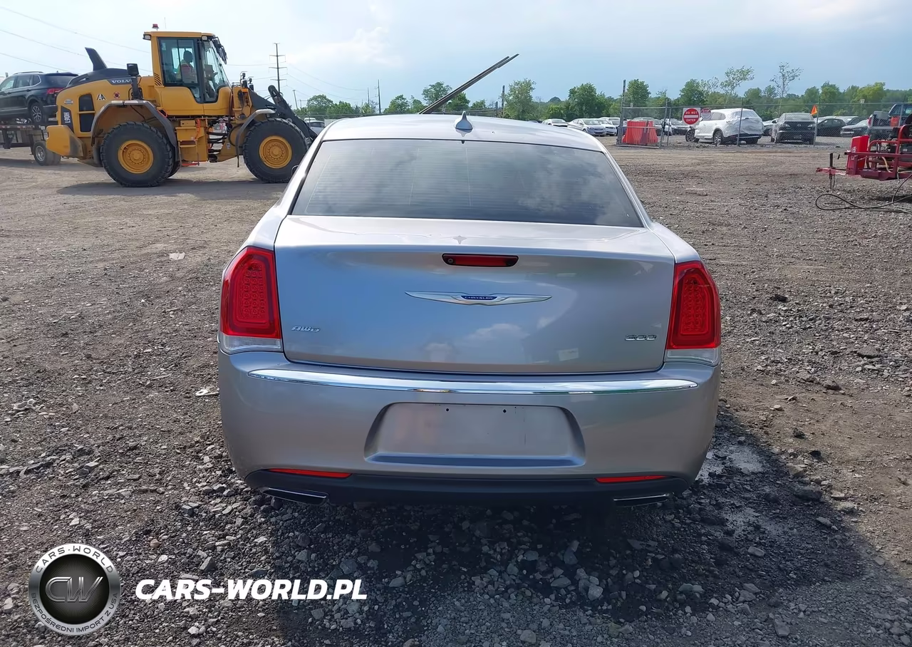 2018 Chrysler 300 Limited Awd VIN:2C3CCAKG3JH218388 - 17
