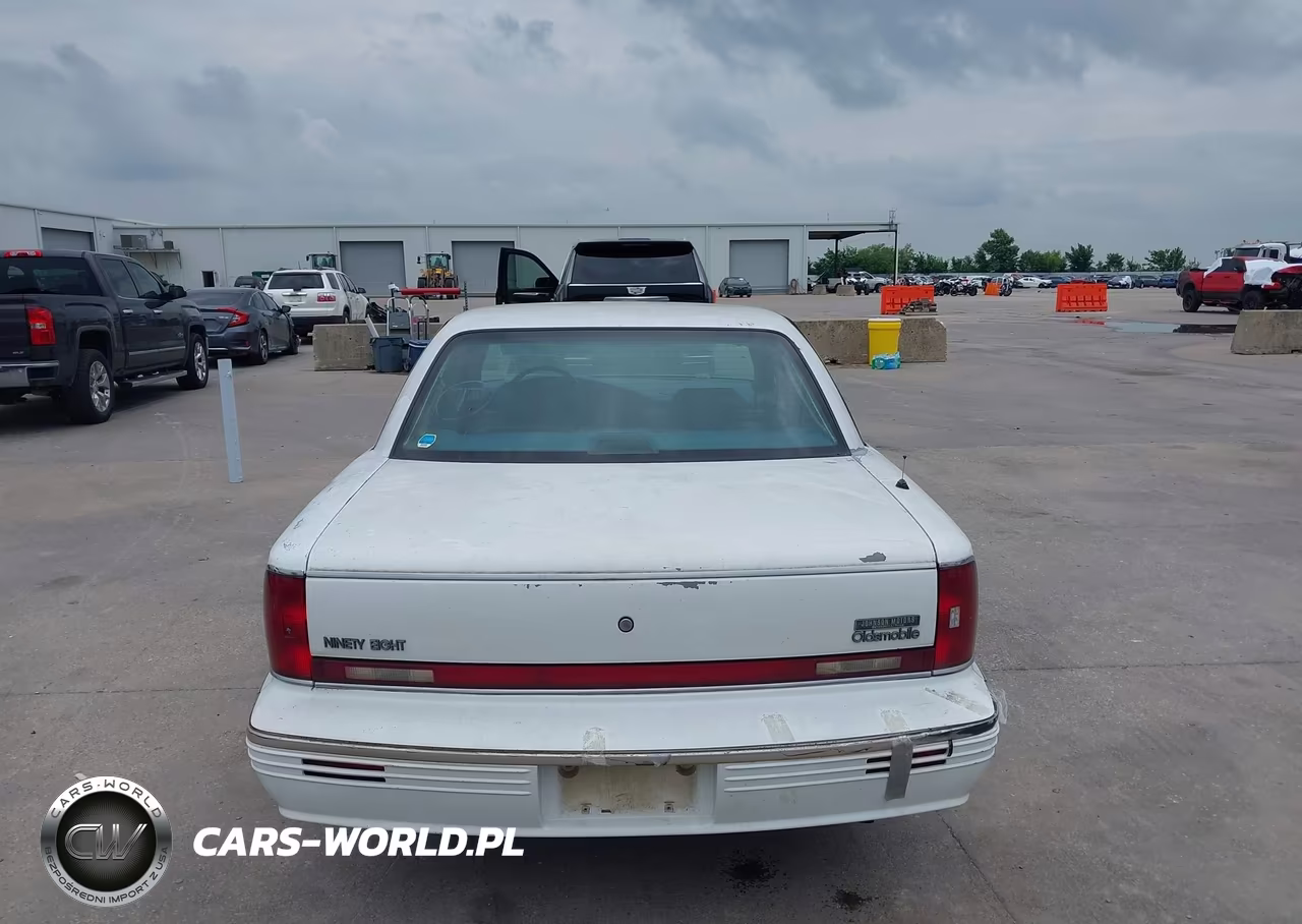 1996 Oldsmobile 98 Regency Elite VIN:1G3CX52K4T4312940 - 16