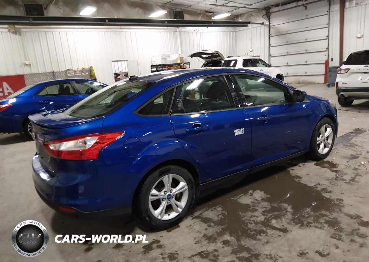 2012 Ford Focus Se VIN:1FAHP3F20CL464990 - 4