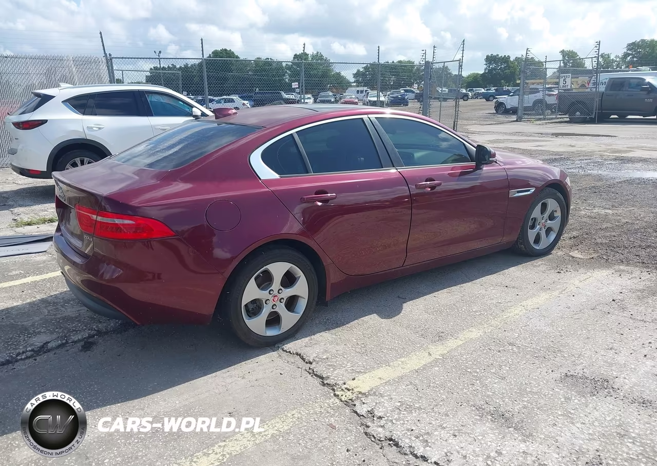 2017 Jaguar Xe 20D VIN:SAJAR4BN8HA968493 - 4