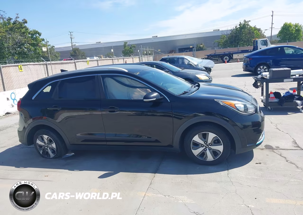 2018 Kia Niro Plug-In Hybrid Ex VIN:KNDCD3LD1J5205106 - 13
