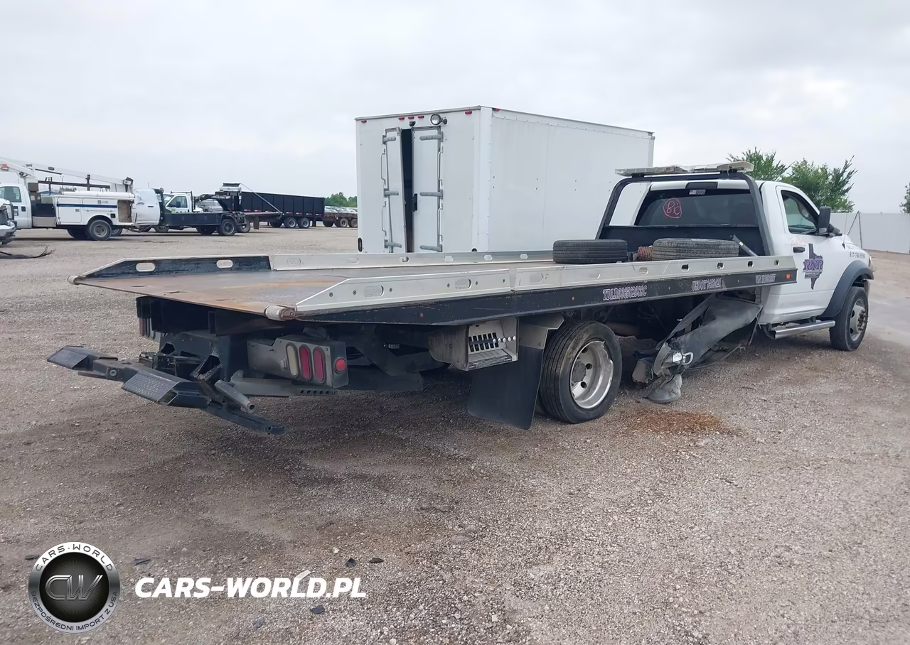 2017 Ram 5500 Chassis Tradesman-Slt VIN:3C7WRNDL1HG586557 - 4