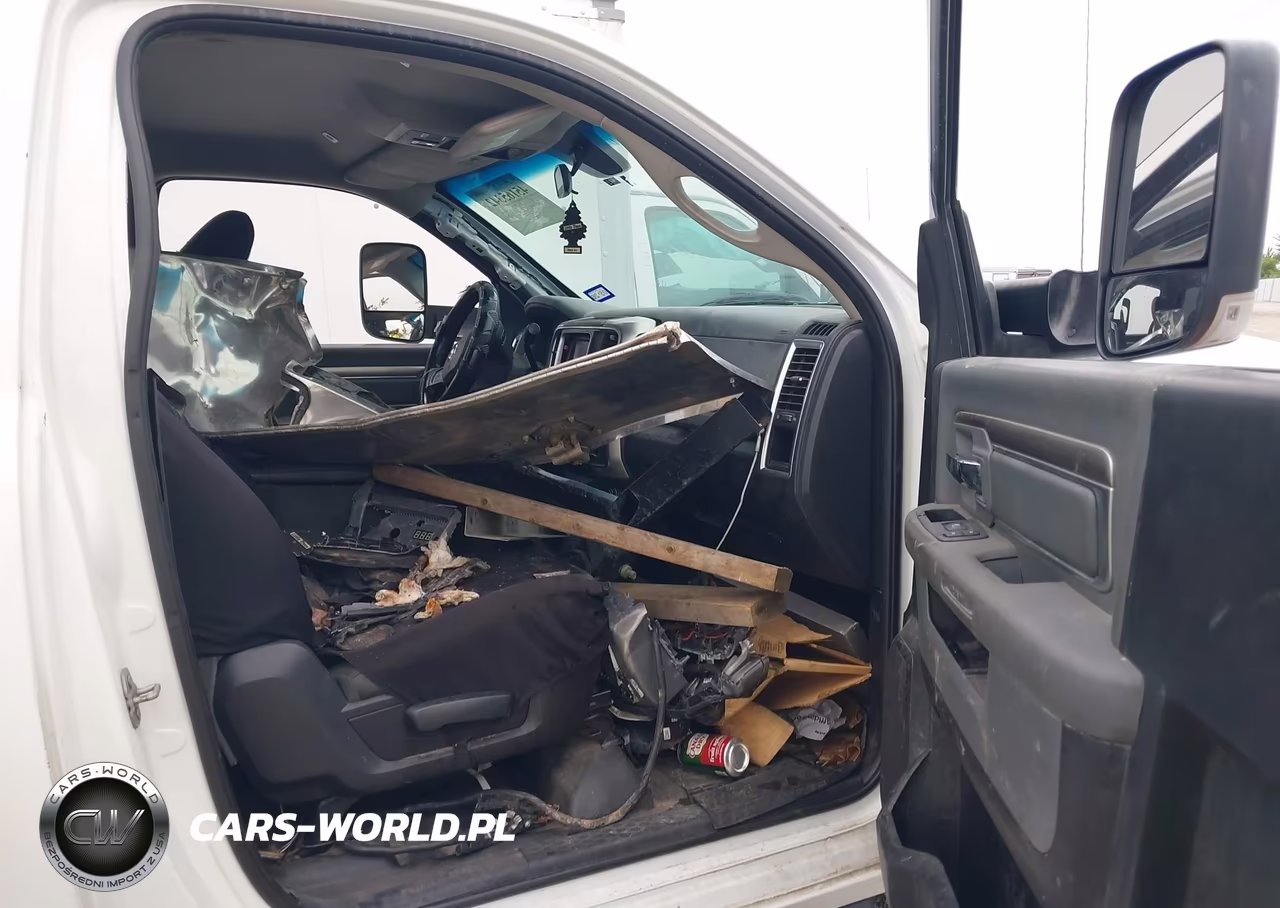 2017 Ram 5500 Chassis Tradesman-Slt VIN:3C7WRNDL1HG586557 - 7