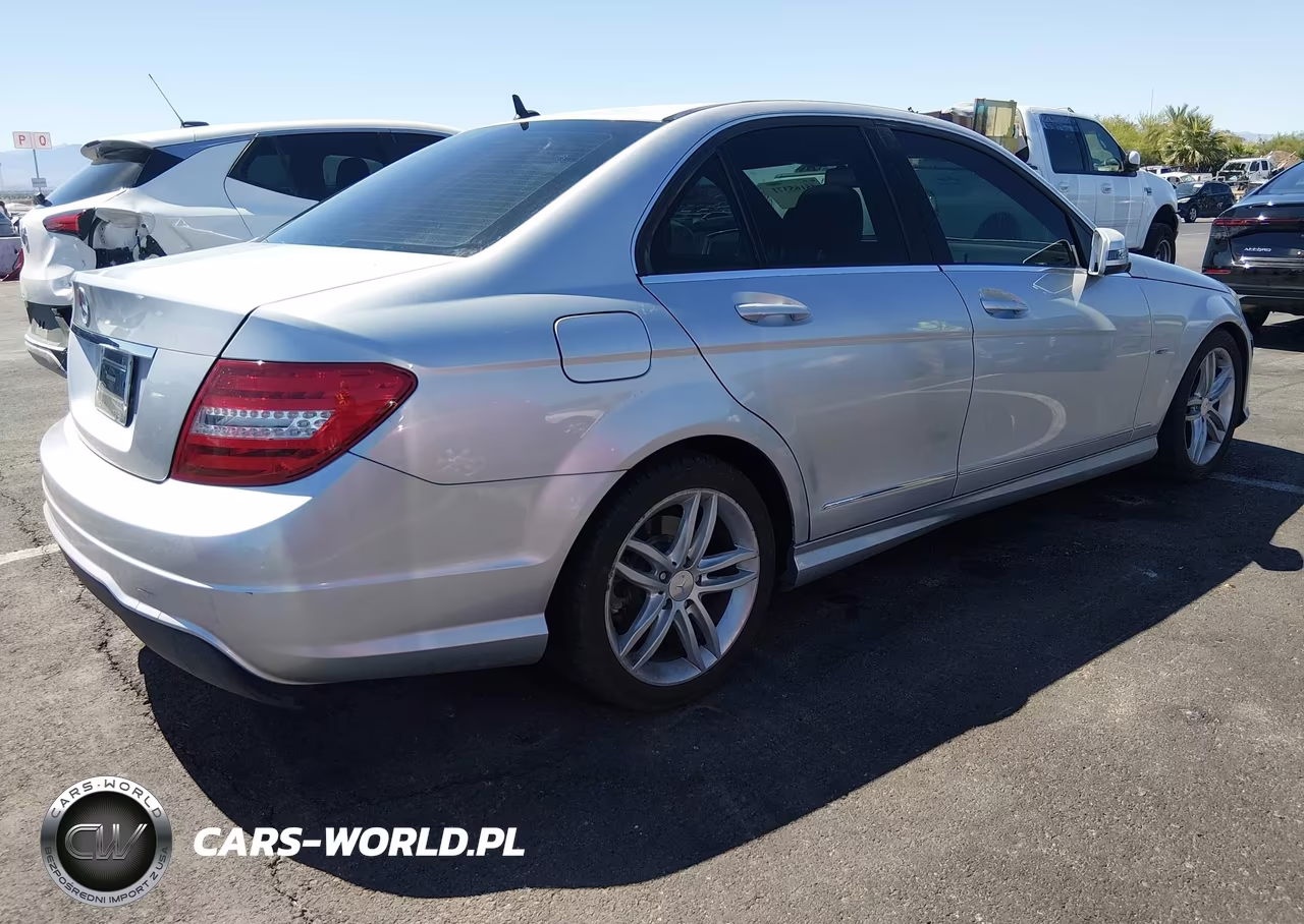 2012 Mercedes-Benz C 250 Sport VIN:WDDGF4HB2CR210972 - 4