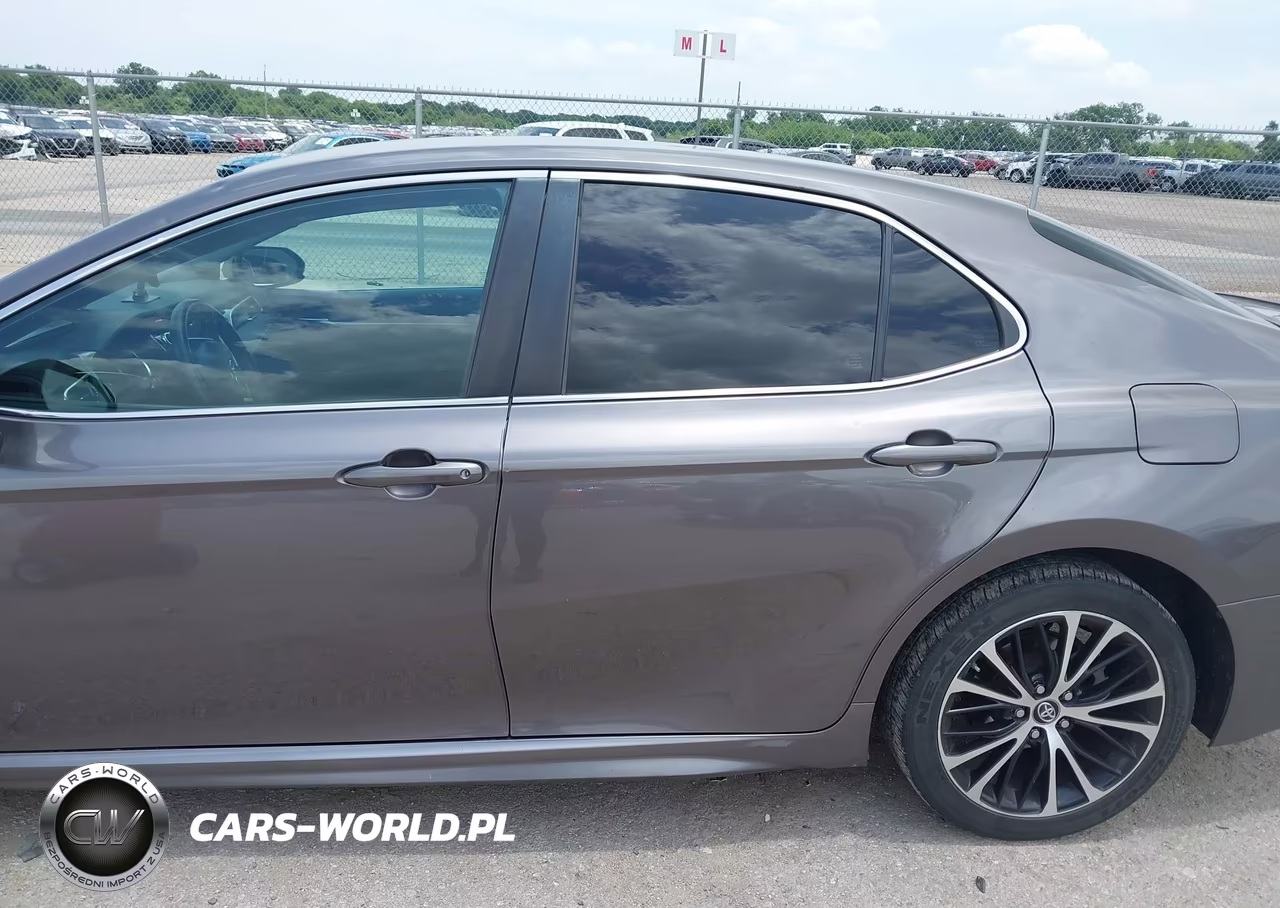2018 Toyota Camry Se VIN:4T1B11HK7JU571914 - 14