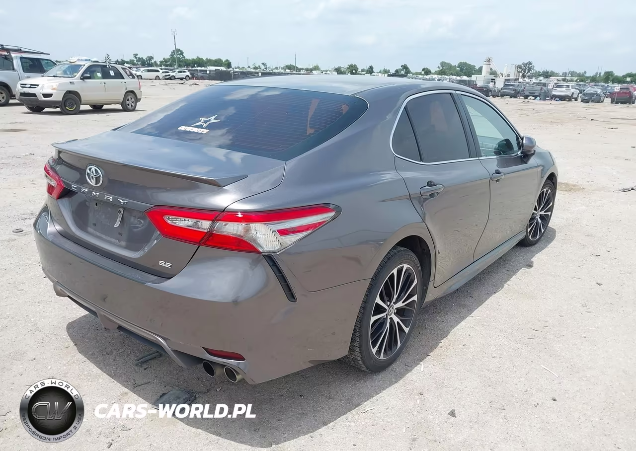 2018 Toyota Camry Se VIN:4T1B11HK7JU571914 - 4
