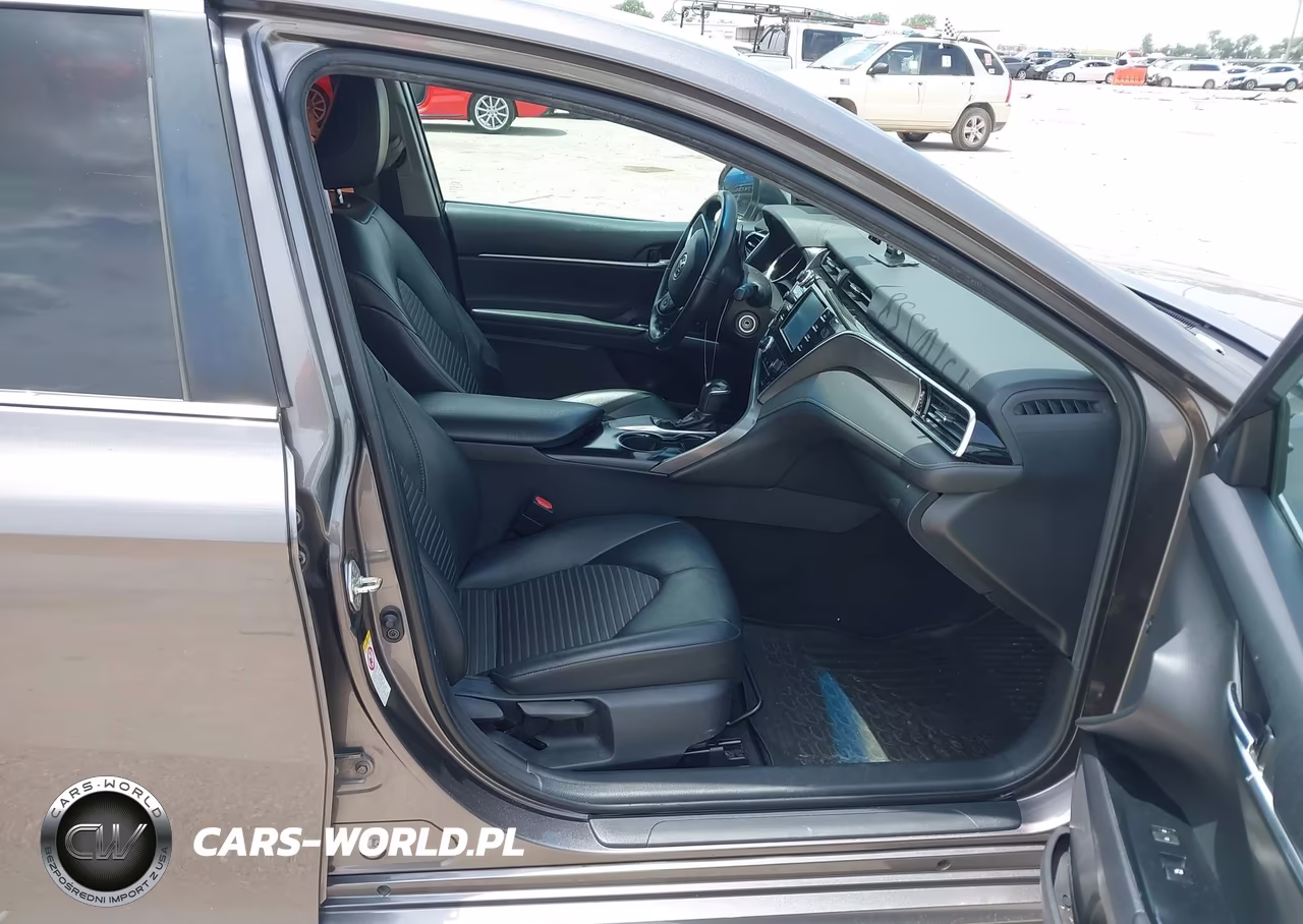 2018 Toyota Camry Se VIN:4T1B11HK7JU571914 - 5