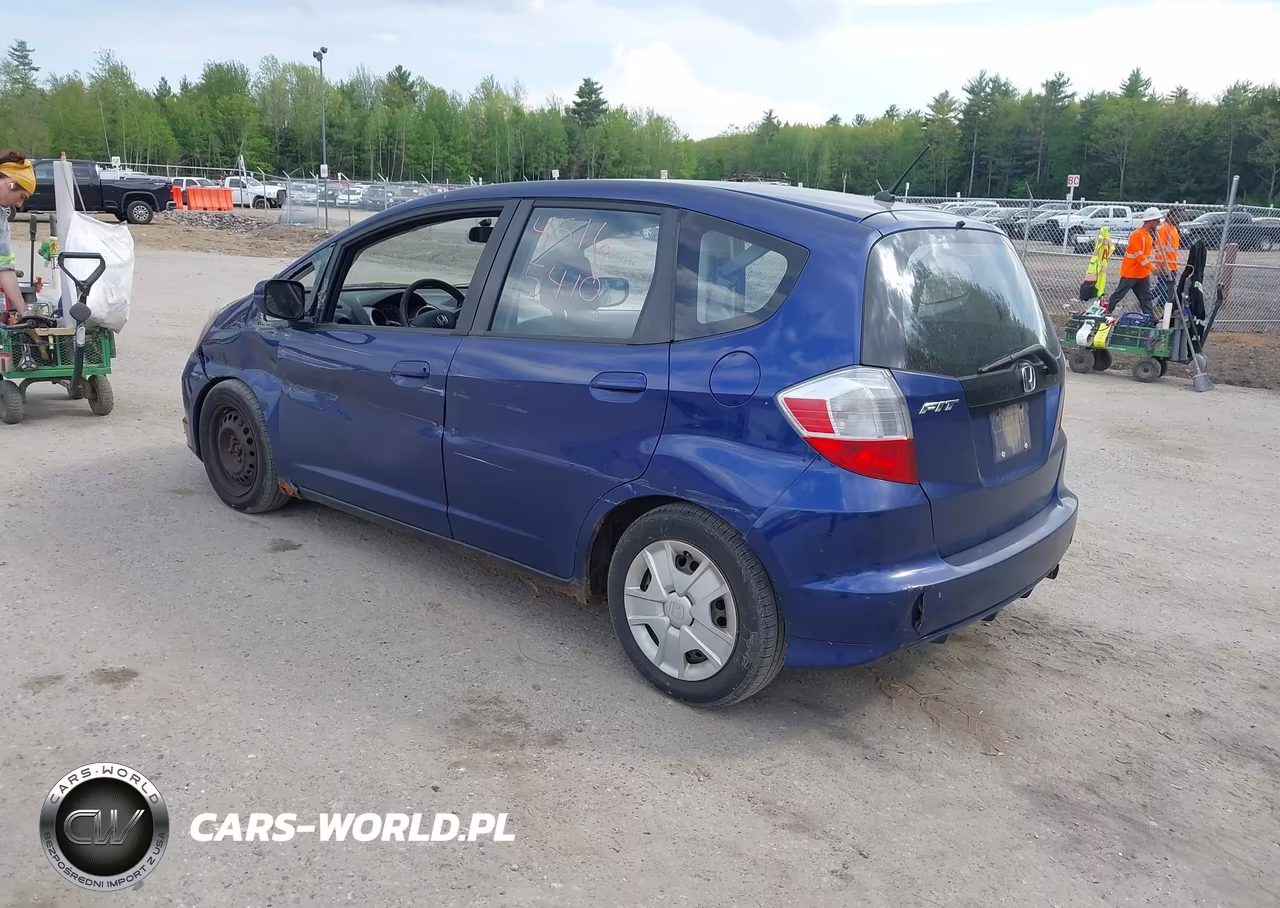 2013 Honda Fit VIN:JHMGE8H33DC015771 - 3
