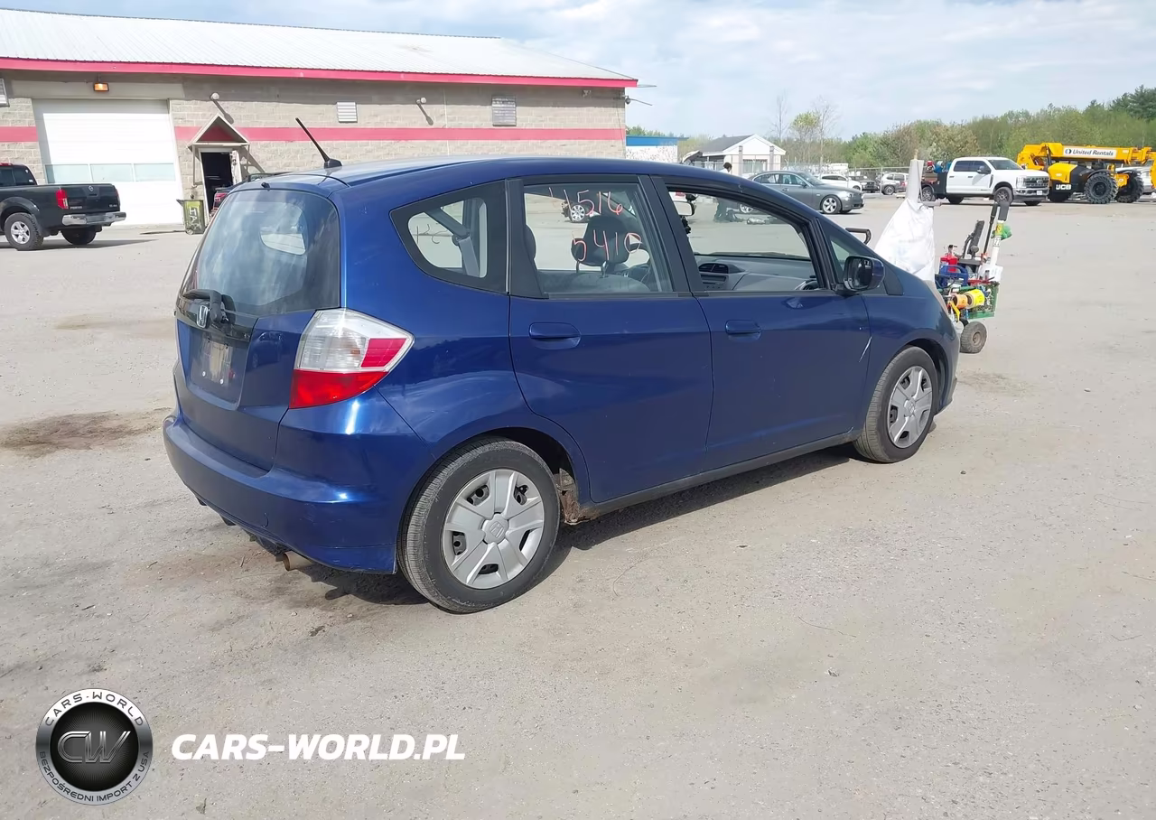 2013 Honda Fit VIN:JHMGE8H33DC015771 - 4