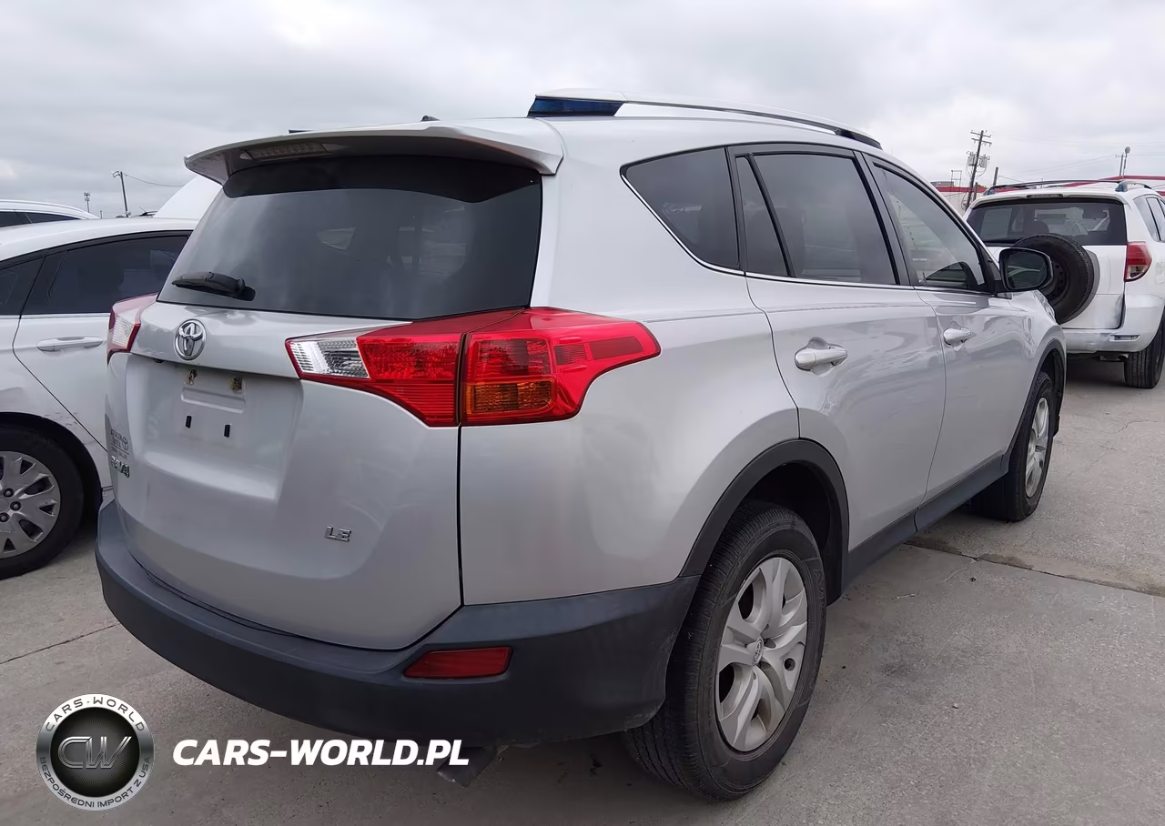 2015 Toyota Rav4 Le VIN:JTMZFREV4FJ057755 - 4