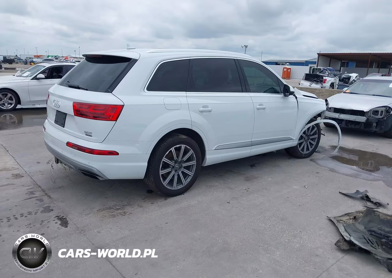 2017 Audi Q7 3.0T Premium VIN:WA1LAAF71HD056435 - 4